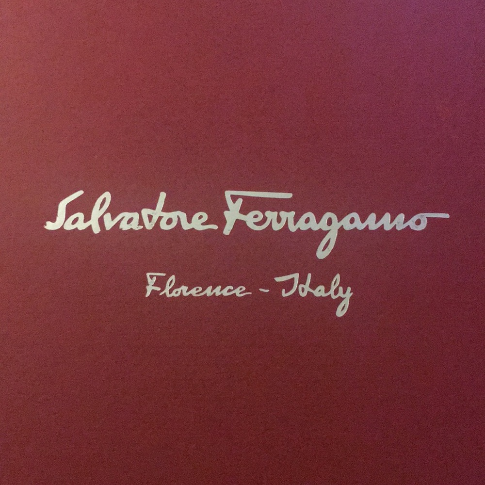 Salvatore Ferragamo belt 2 interchangeable buckles